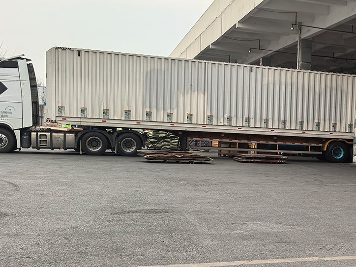 重慶整車物流15米平板貨車